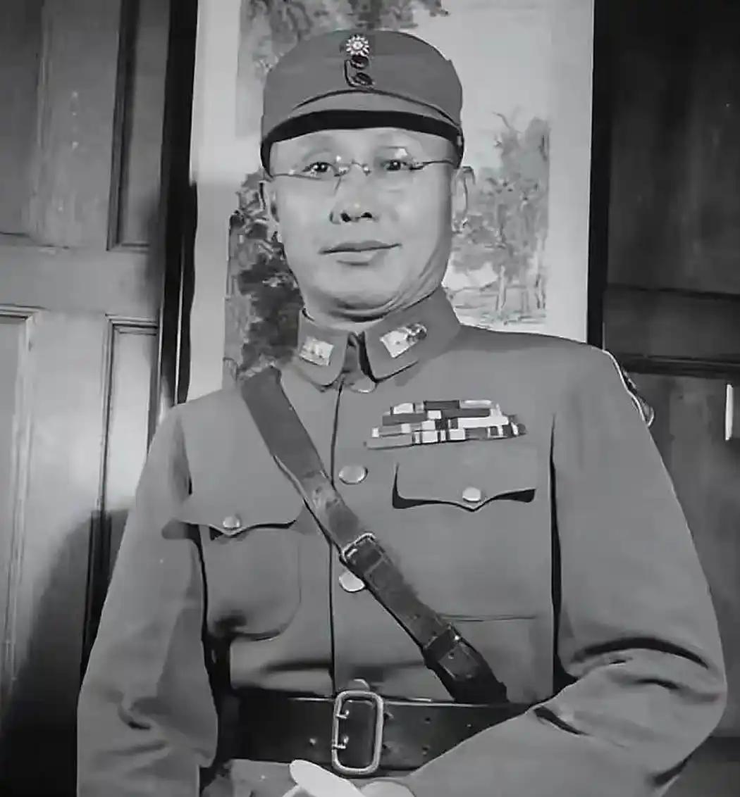 1935年，何应钦23岁的宝贝女儿，死活要嫁给一个没什么背景的普通小参谋，全家人