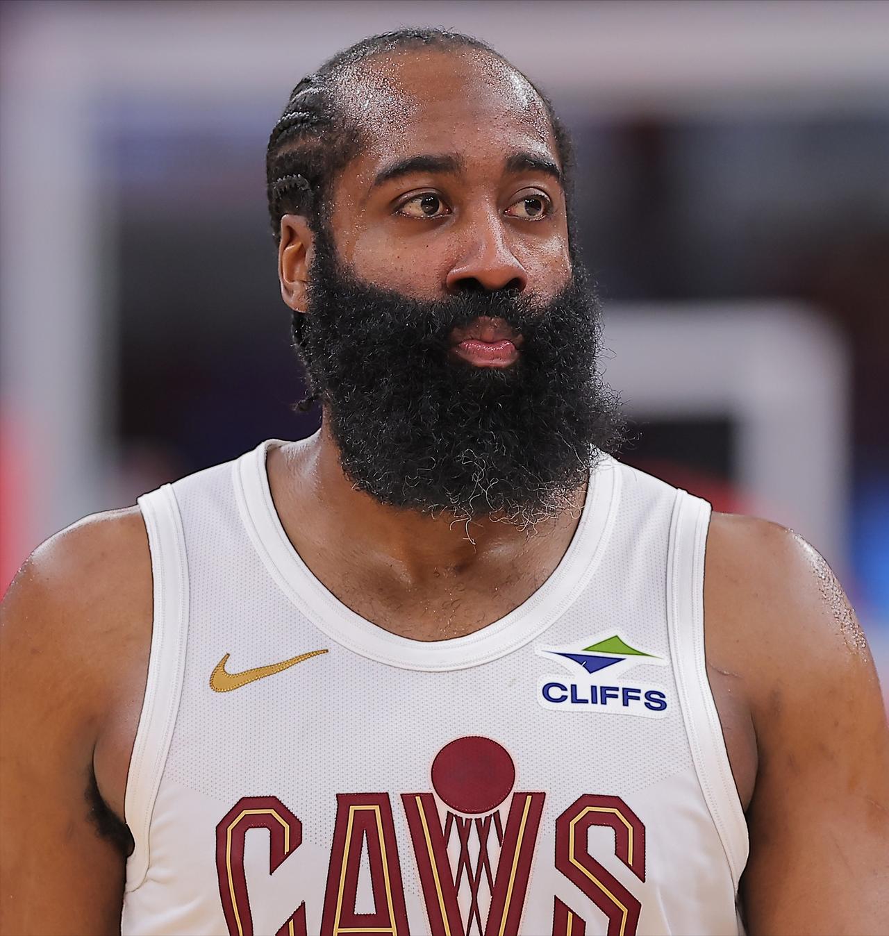 上半场的哈登：22分下半场的哈登：4分对阵魔术，哈登打了37分钟，16投8