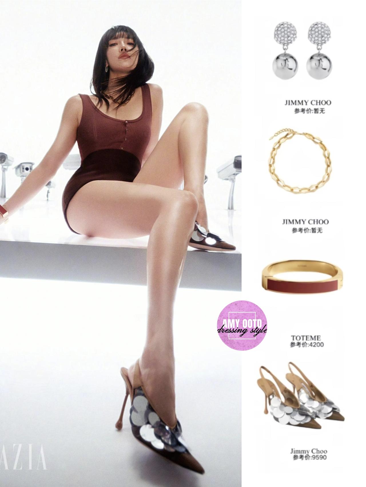 宋茜这组红秀封面造型太戳“复古热辣感”了！酒红紧身连体裙衬出流畅曲线，搭配同色系