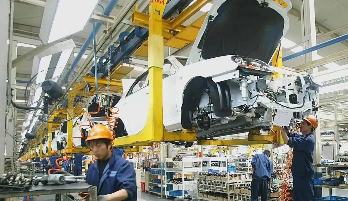 中国新能源黑科技惊艳全球：117国争抢，国内业绩为何遇冷？当比亚迪新能源汽