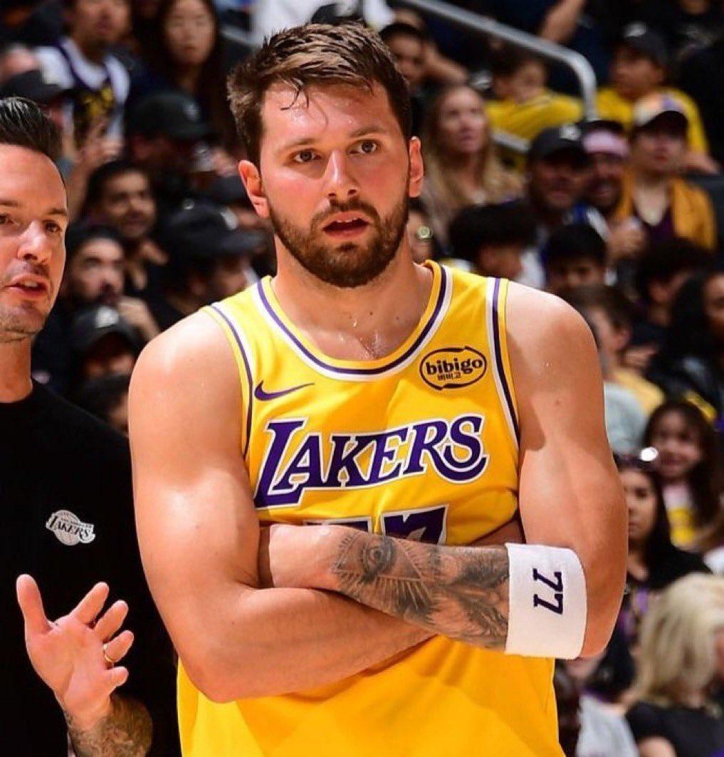 这个赛季正在向你宣告：卢卡·东契奇“永远”都拿不到MVP。卢卡·东契奇，目前场