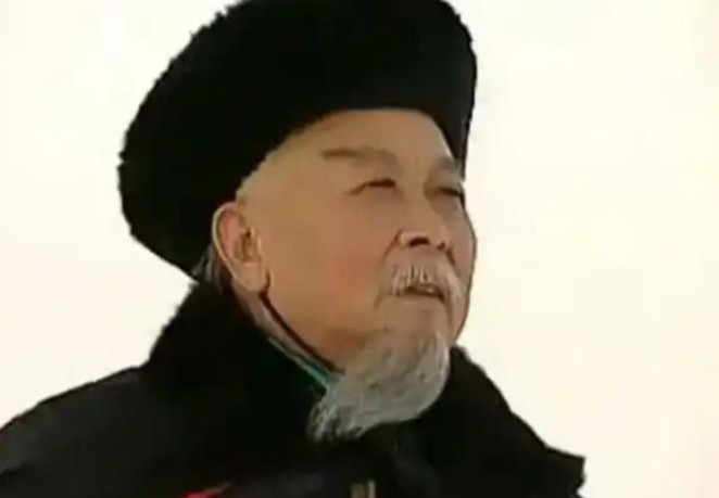 1885年9月，左宗棠在病榻上离世时，愤慨地说：“对中国来说，十个法国将军，也比