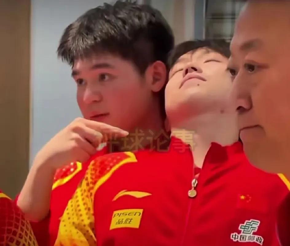 樊振东的粉丝要是想让他回来，直接去@王励勤不就完事了吗。樊振东回不回国乒队还不是
