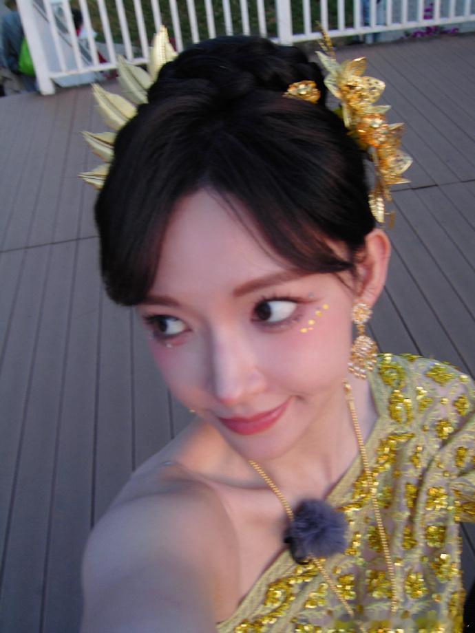 程潇傣妹CCD程潇傣妹CCD九宫格潇最新傣妹造型CCD九宫格美到失语！银丝流苏