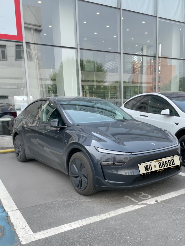 只说ModelY的缺点开过几次姐夫的特斯拉ModelY，，像他三电系统优秀