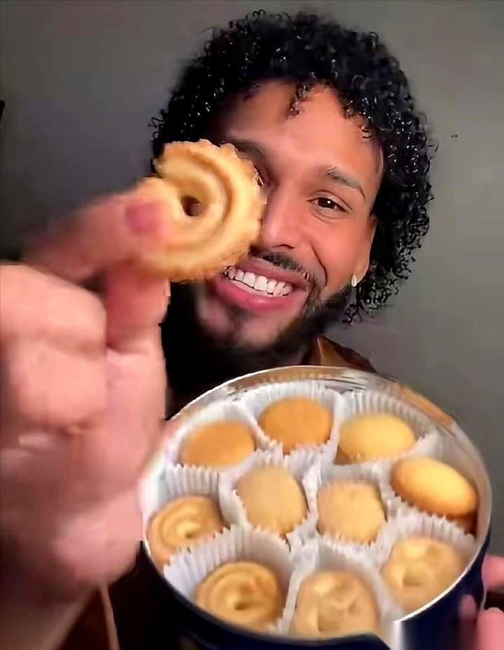 过年收到的那罐蓝罐曲奇，你是不是以为是丹麦老奶奶，在挂着蕾丝窗帘的小木屋里烤出来