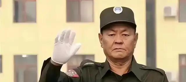 佤邦军为什么能在缅甸乱世中越做越大，越做越强？首先佤邦军能在缅甸几十年战乱中逆
