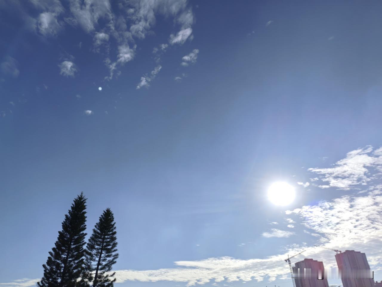 “冷空气+雨水”搭配的清凉套餐，你感到满意吗？未来几天，广东降水减弱，气