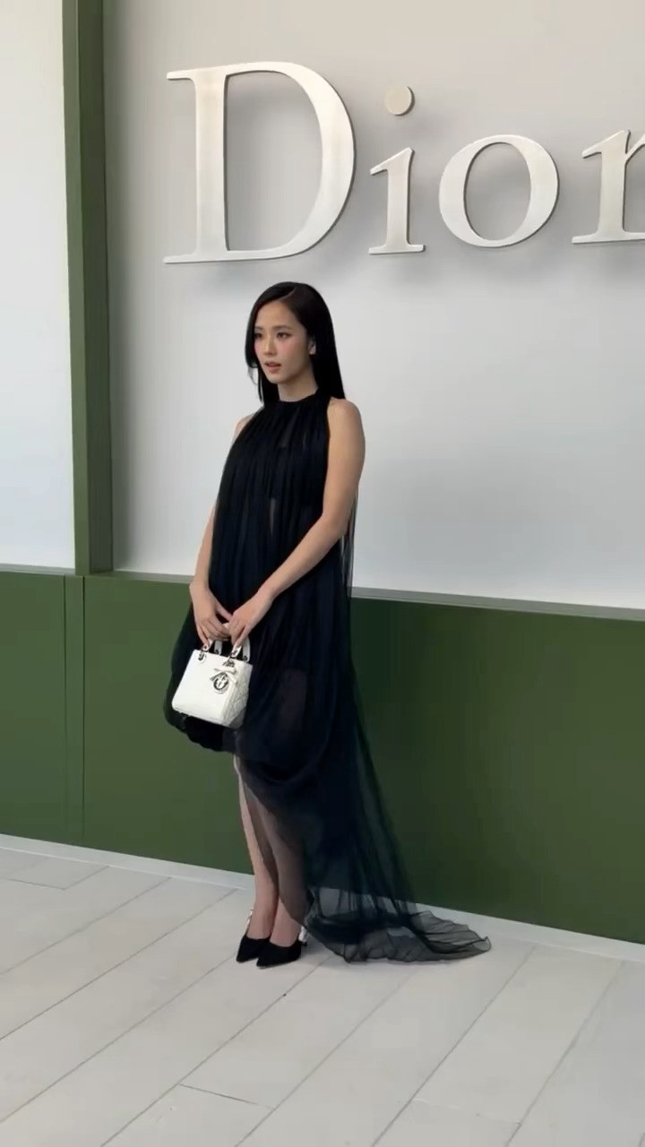 金智秀迪奥公主我女神的漂亮脸蛋😘