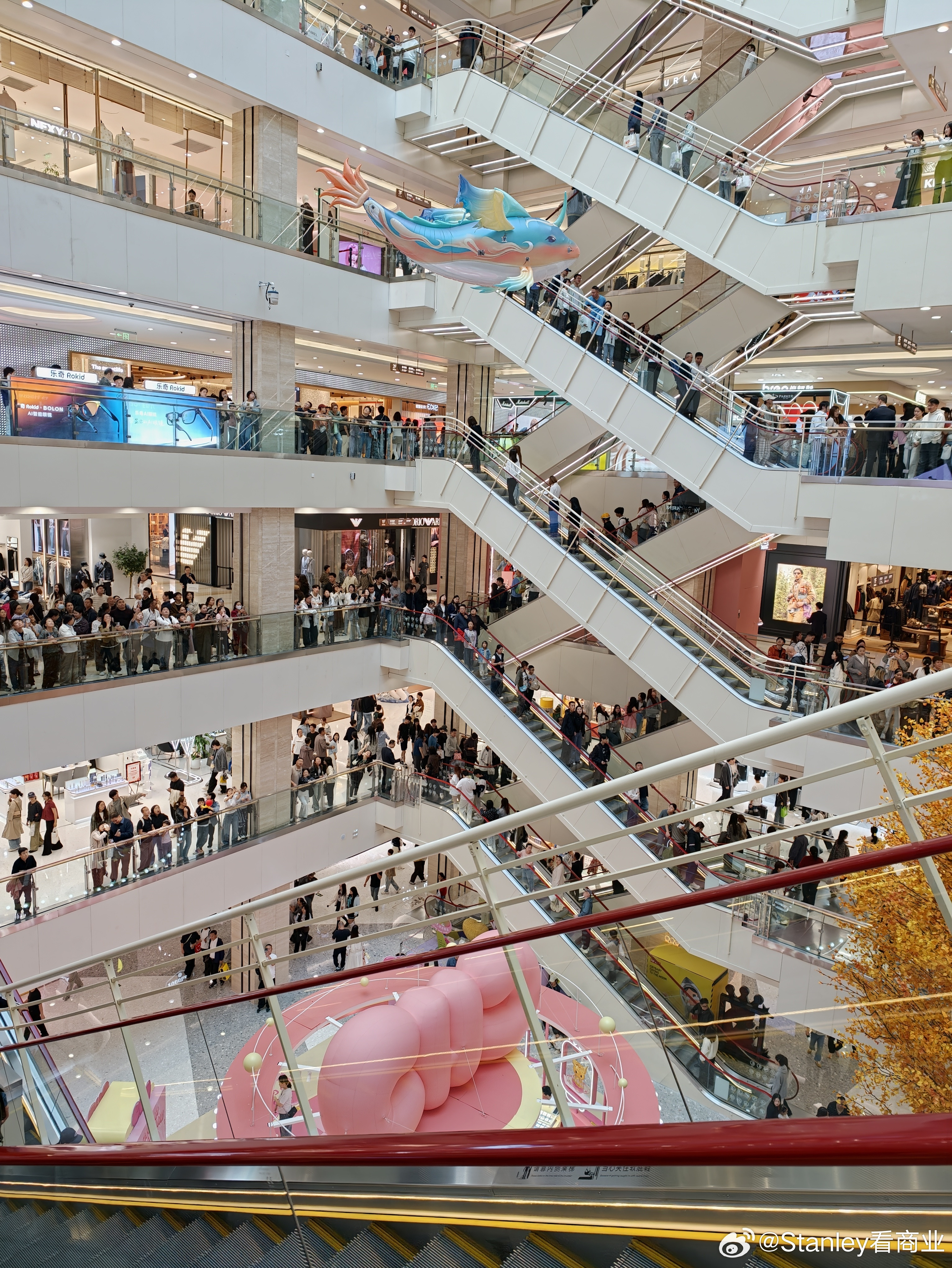 过来拍一个新店，要不也不会来，感觉现在游客（包括西安周边城市）能占很大一部分吧。