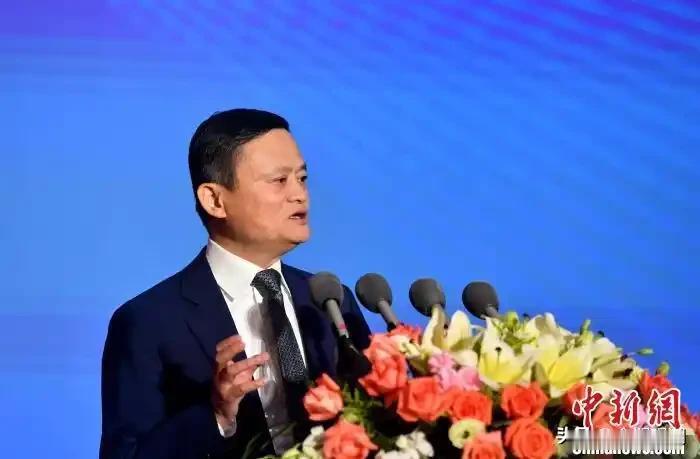 当年马云为何会远赴重庆去申请小贷牌照？根据老黄公开演讲与著作《结构性改革》