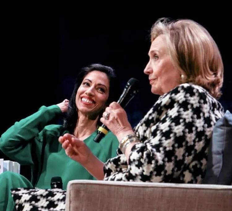 本想做大哥的女人，一不小心活成了女人的大哥。阿贝丁如影随形不离希拉里左右，是一