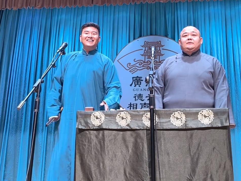 【郭德纲官宣李鹤东担任主任之后，杨鹤通正常演出，你怎么看？】近日，郭德纲在直播