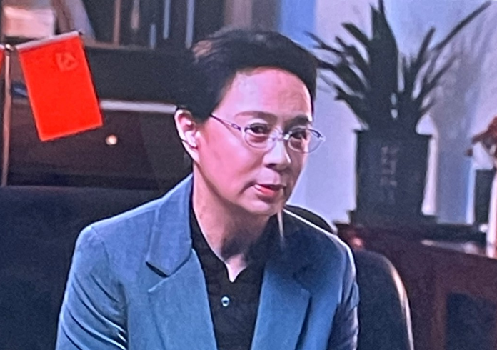 后知后觉的不是李人骏《以法之名》看到28集才发现，这部剧中后知后觉的不是李人骏，