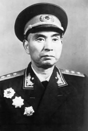 这场仗连刘伯承都不敢打，他却坚持打，结果太惊人：800人壮烈牺牲，竟然成功全歼消