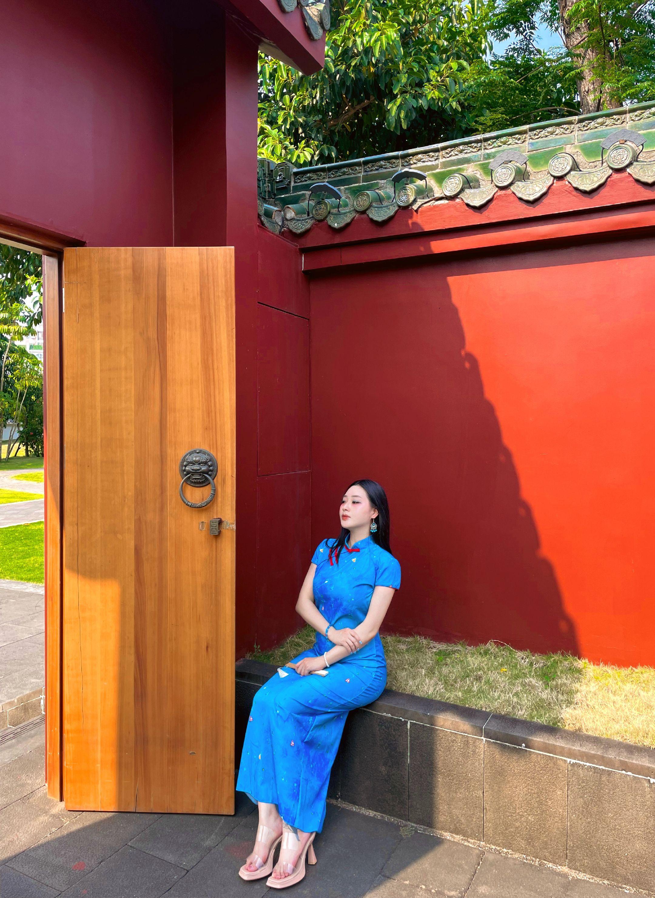 幸好思念无声 不会惊扰旁人。