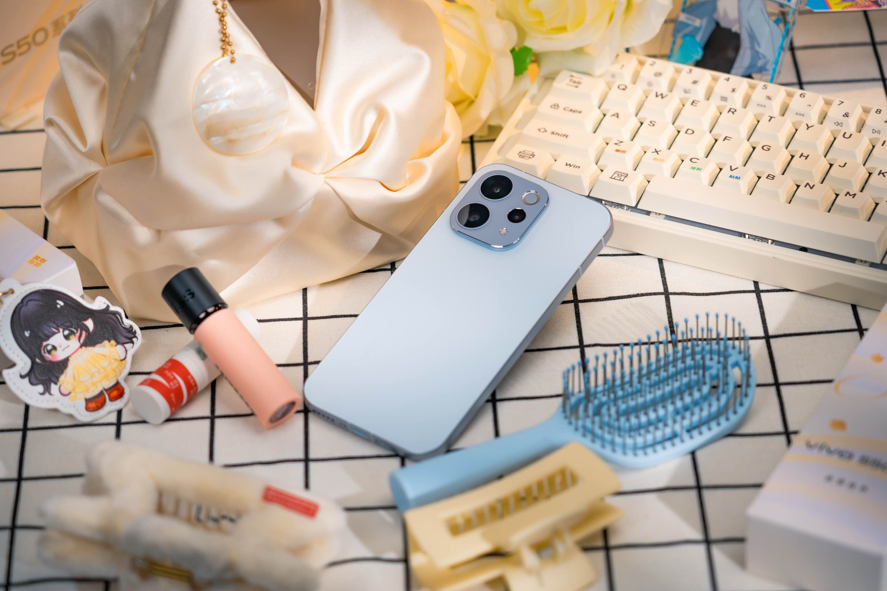 vivoS50系列-田曦薇限定礼盒来了小田是真的好看，蓝厂的礼盒也是真的懂，设