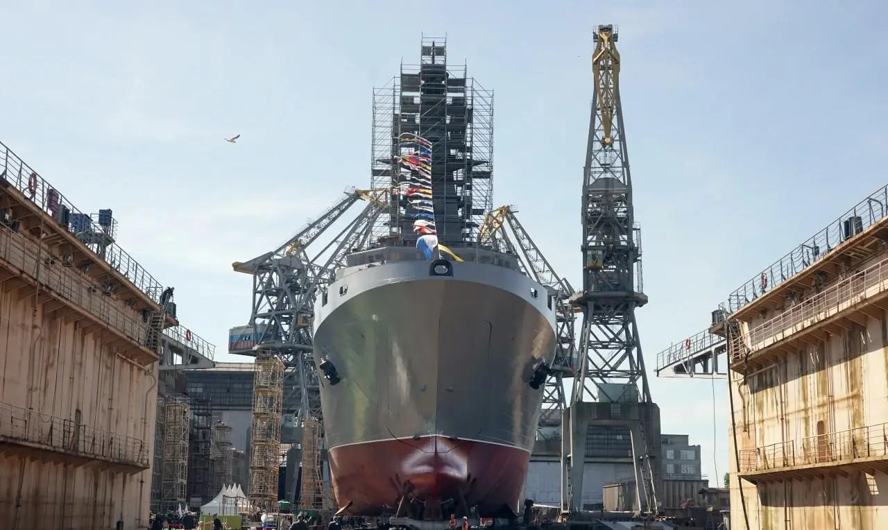 俄罗斯海军11711M型大型登陆舰“弗拉基米尔·安德烈耶夫”号在加里宁格勒下水