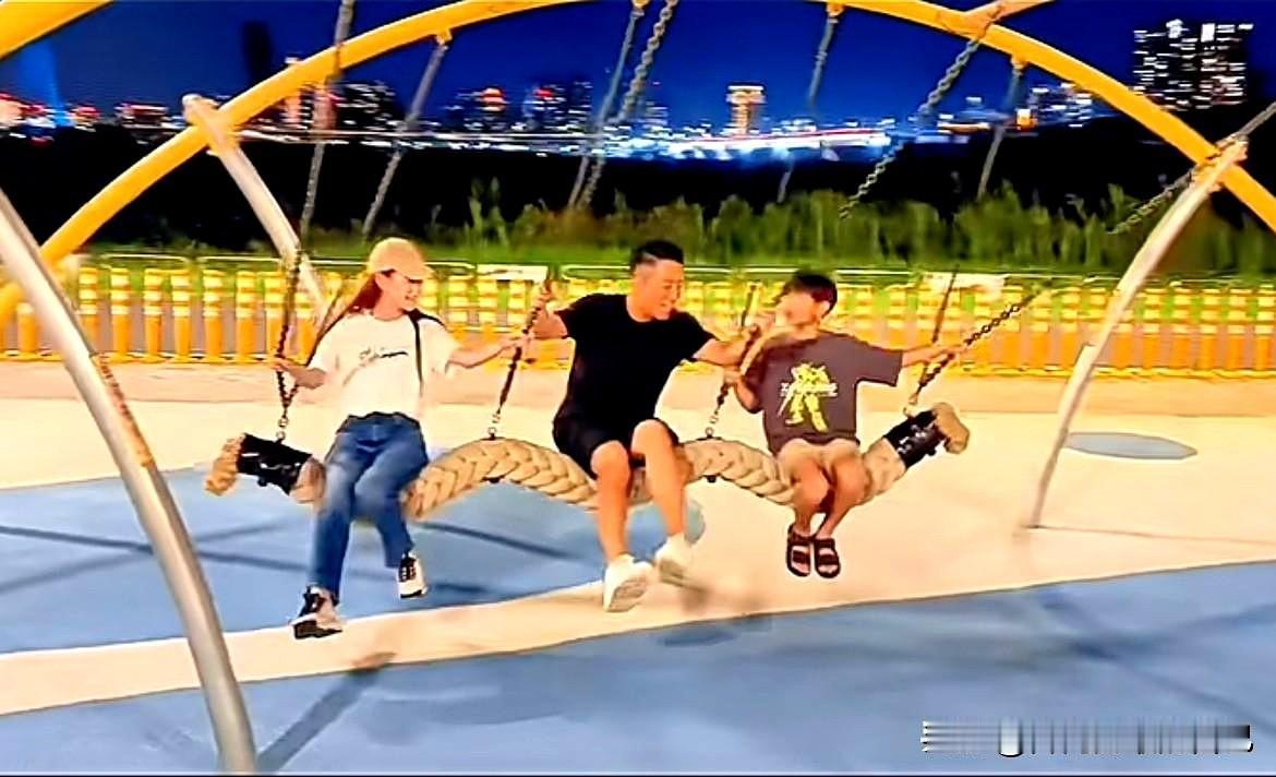 我想，以大S的性格，看到这样的画面，应该能安息了。孩子正在慢慢走出阴霾。有