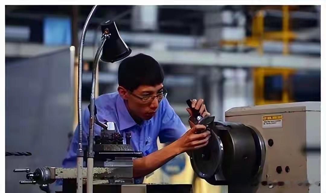 洪家光立下大功，成功破解西方发动机绝密技术，国家奖励800万很多人听到这消