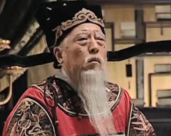 1565年，85岁的严嵩被抄家，儿子严世蕃被问斩。嘉靖四十四年，曾经权势