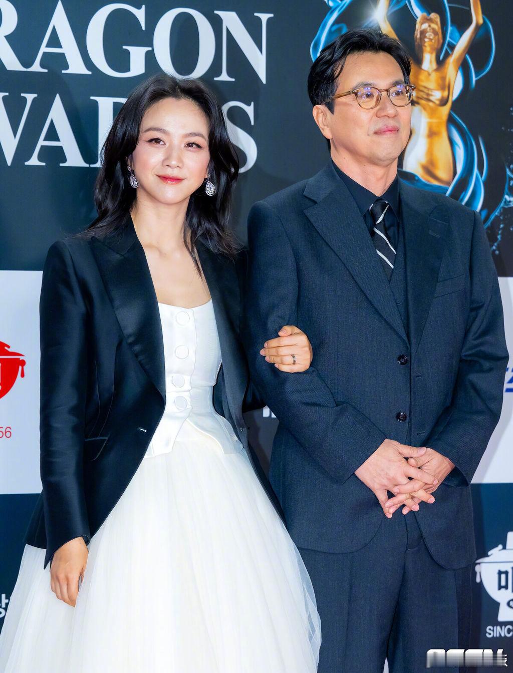 汤唯宣布怀二胎汤唯官宣怀二胎刚刚，汤唯在社交平台晒出一只小马驹照片宣布怀二胎喜