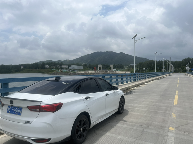 别克威朗PRO三年用车体验应该算是最早的一批车主了21年的车主当时上路大概14