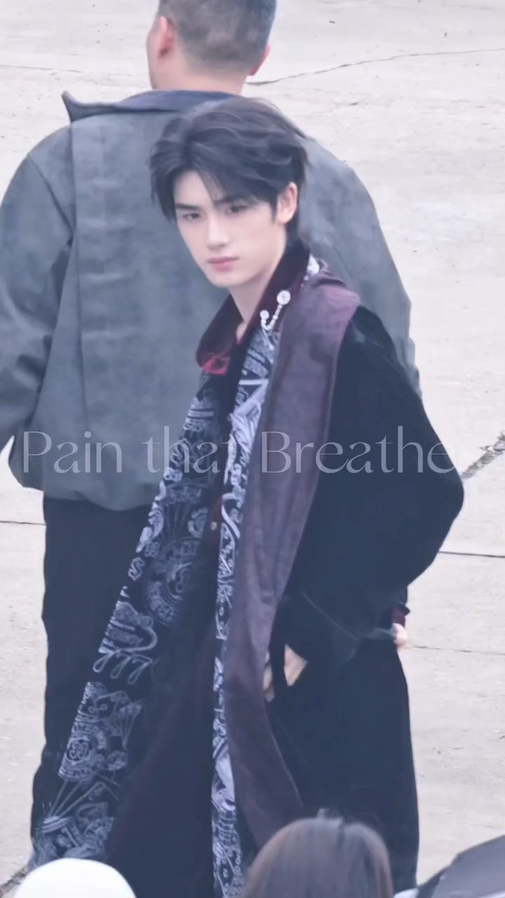 开推发力了！！！丁程鑫这个主人感好迷人吧