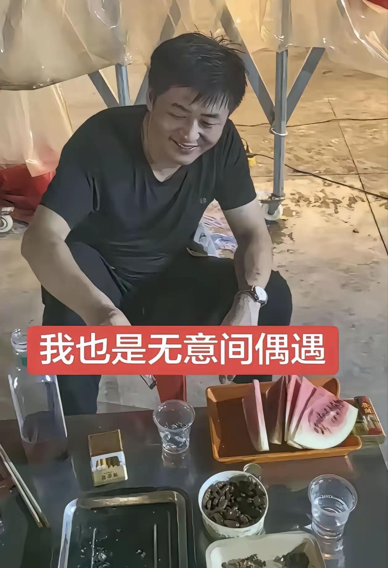 为什么大家不反感烧烤摊主陈杰？真相就2条，全是硬核事实。第一，没有专业团队，