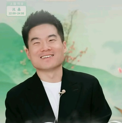 杜子建老师真霸气，直接说想黑董宇辉的都上来走两步，他的直播间高度开放。不管是啥啥