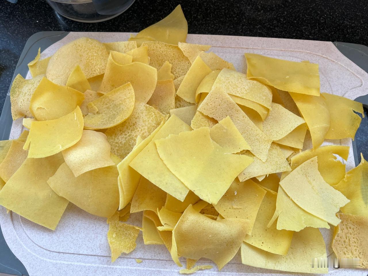 老家的二舅突然来了。说要在我妈这儿住几天，我就纳闷，快80岁的人了，怎么想起