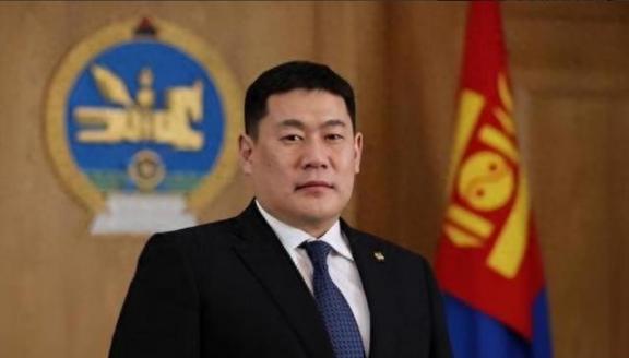蒙古国总理奥云额尔登理想是很远大的，他炮制出来“第三邻国”概念，要卖稀土美国和韩