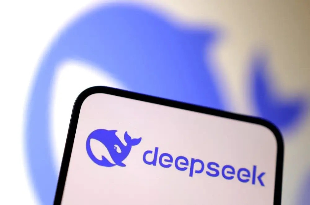 在春节发布新版本席卷全球后，DeepSeek又“加班”了：在国庆期间再次更新。10月3日，国产大模型