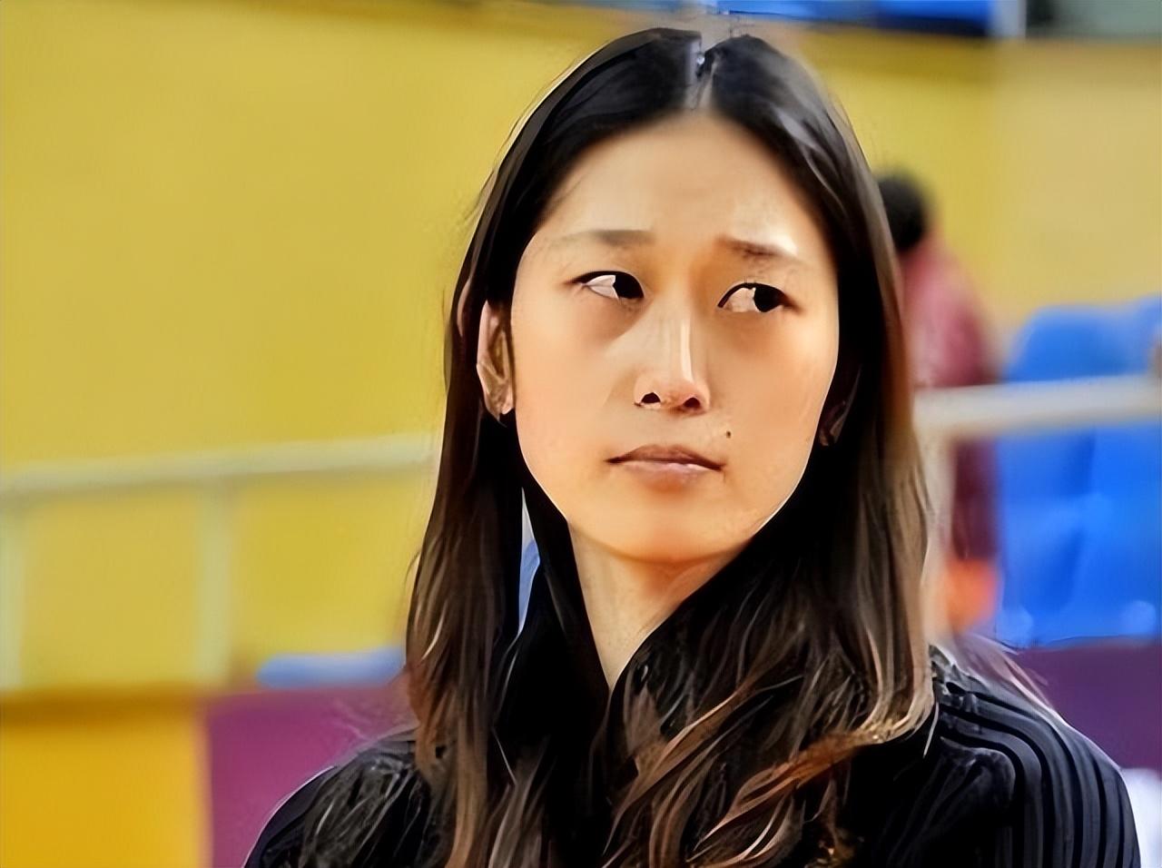 她曾是中国篮坛第一美女，爱徒是王思雨，两人都曾是八一队球员    1
