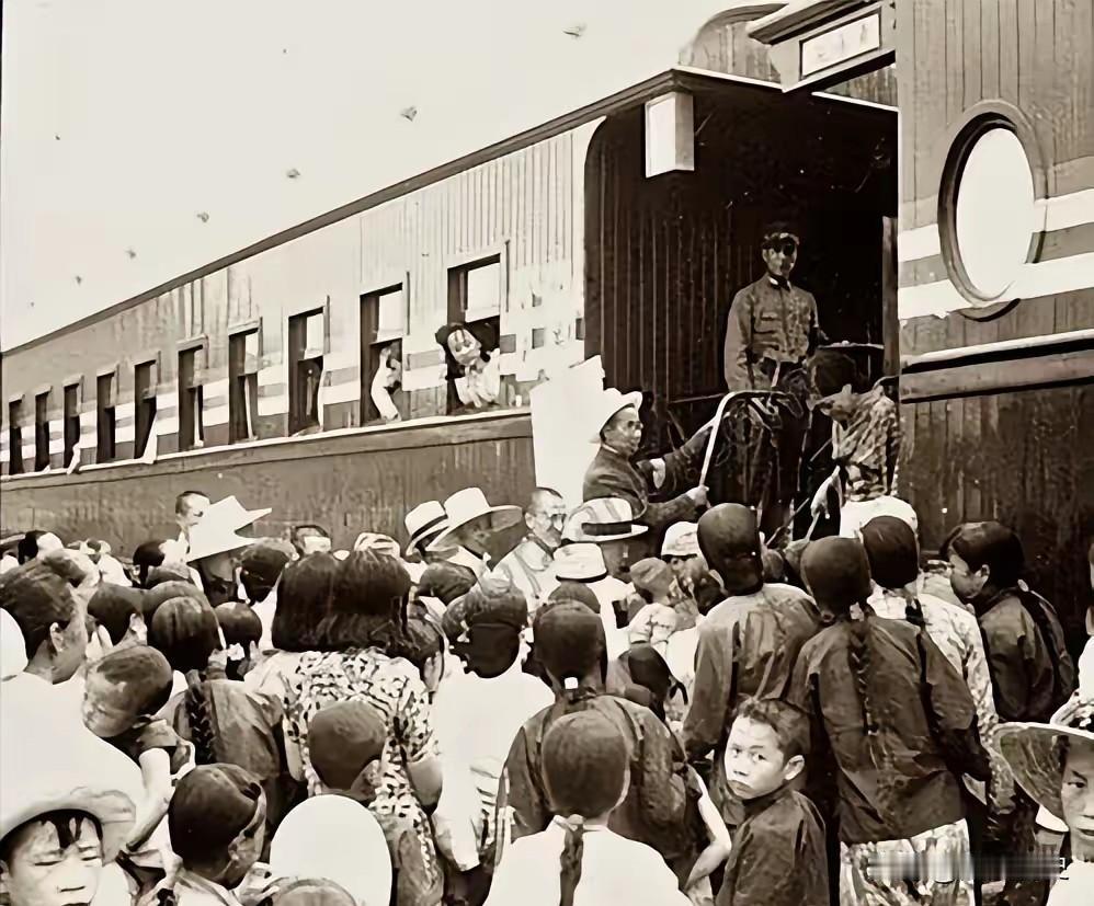 1943年，大汉奸刘儒明活埋了我方一侦察员，锄奸队几次想除掉他都没得手。张士根认