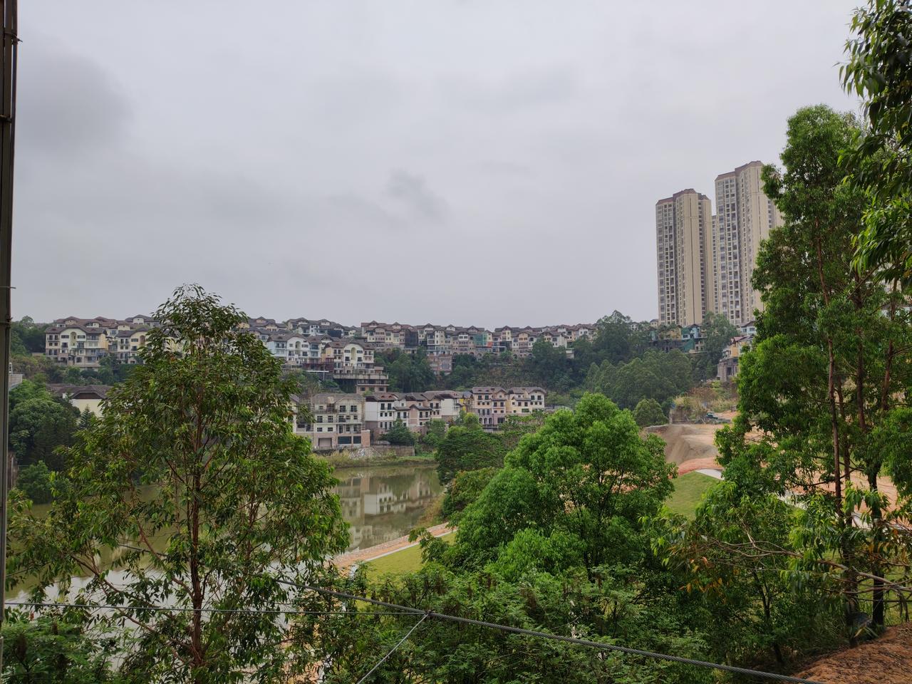 昨晚听一个校长说，现在他都不理解现在的年轻老师了！工作上感觉很佛系，没有很积极