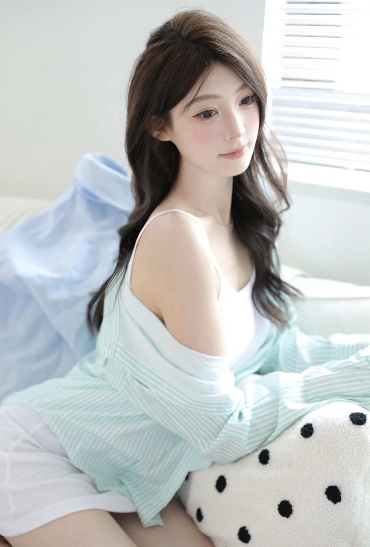 夏日居家少女写真（9.6分）