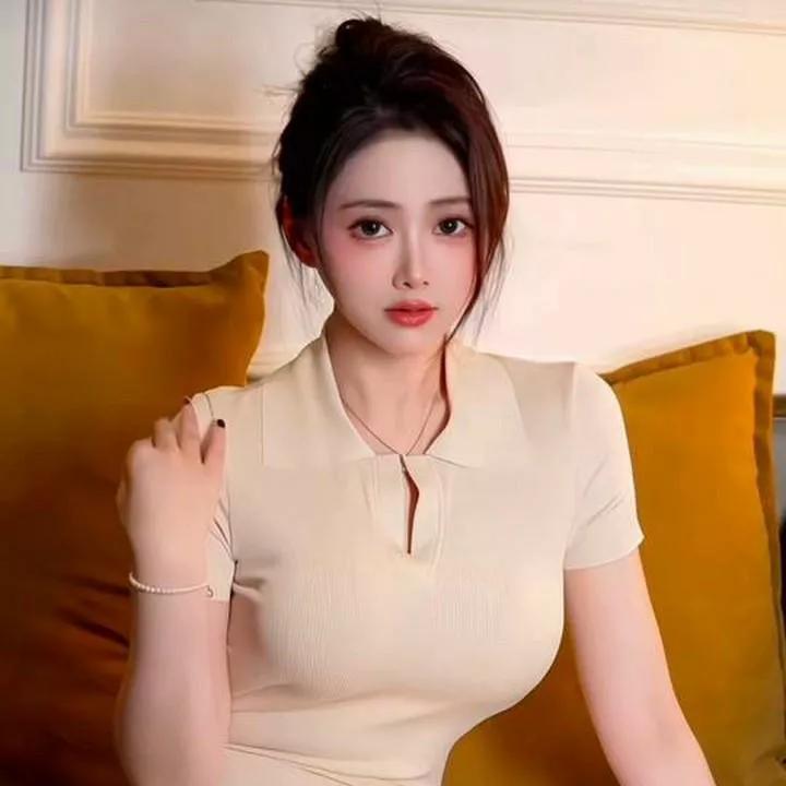 优雅甜美的居家自拍，温柔的午后时光甜美自拍图甜系自拍写真秋日休闲自拍温柔美