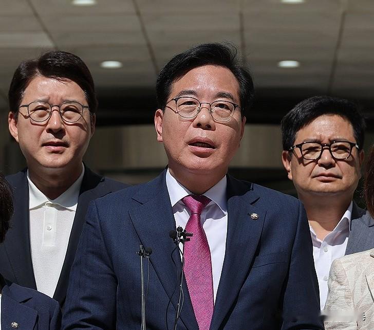 国民力量党炮轰“李总统辩护团队”入阁：法制处长任命暴露“护主”本质13日韩国