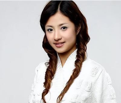 2018年，上海第一美女沈丽君，抛下五岁的儿子和三岁的女儿，从28楼一跃而下，当