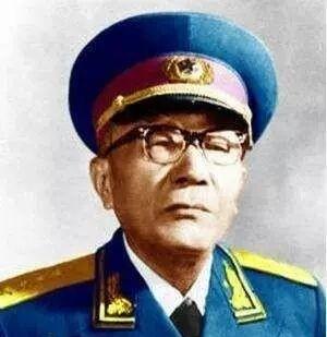 被打倒9次，关押审查20年，双目失明，妻离子散。换作任何一个人，恐怕恨不得把整自