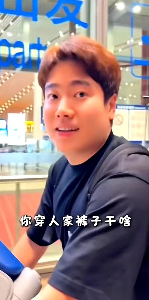 梁靖崑暂离国家队的第七天，全网球迷都在等一个严肃的后续。结果他媳妇一则日常吐槽，