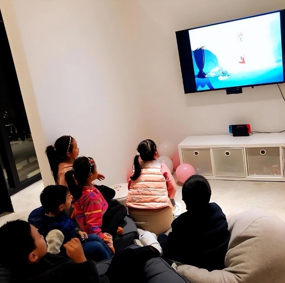 警惕！老人这3种“假带娃”，正在悄悄毁掉你的孩子！别等上学了才后悔！说实话，每