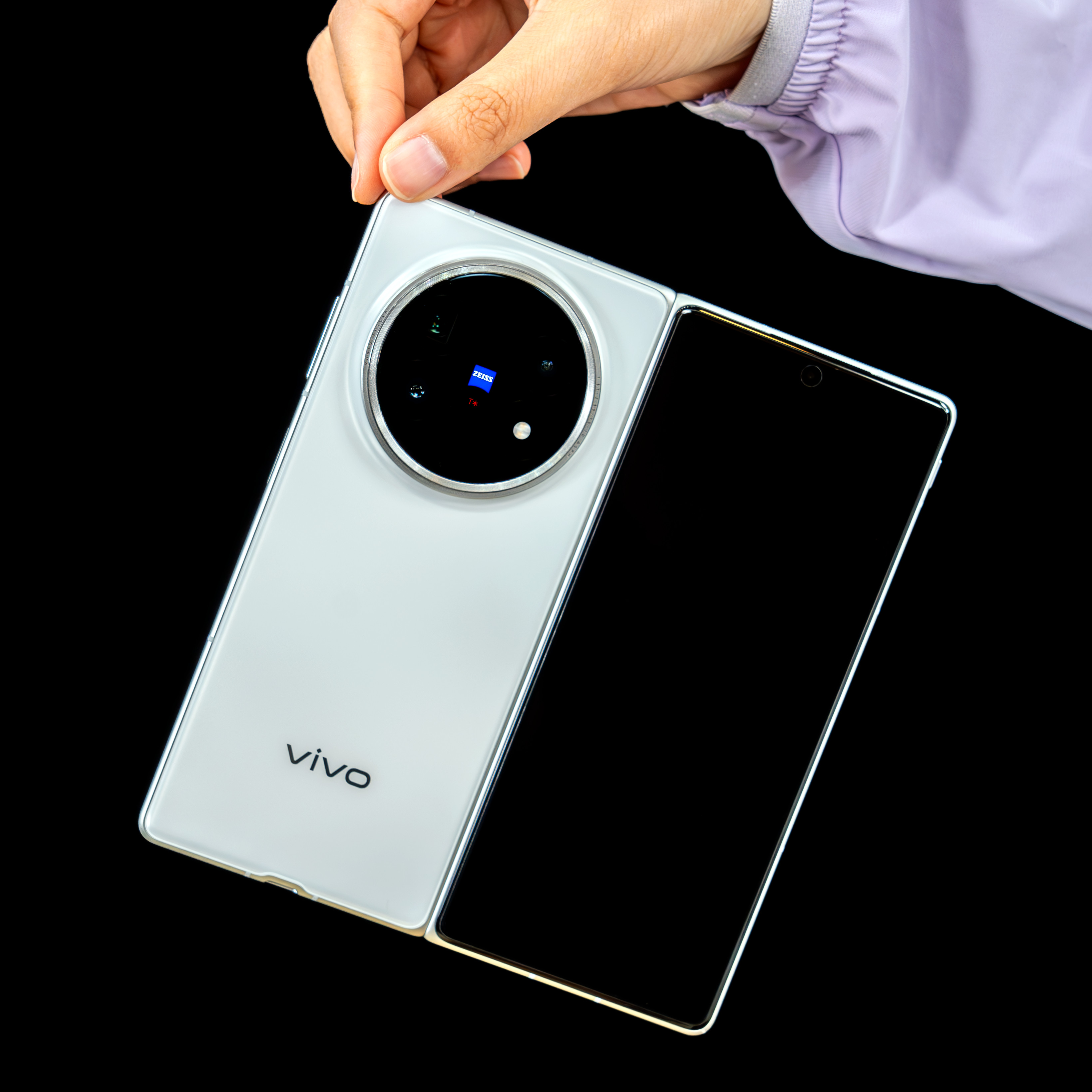 折叠屏手机轻薄和影像能兼顾吗vivoXFold5预定最轻薄的大折叠，全球首