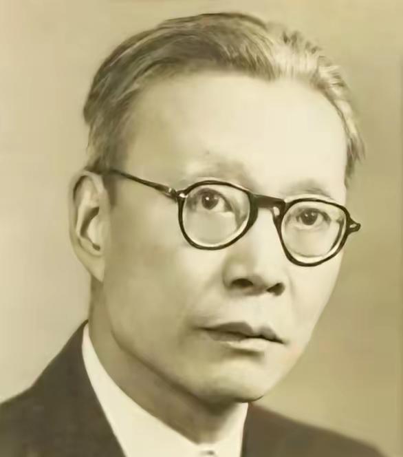 金岳霖翻译《毛选》时，碰到一句成语：“吃一堑，长一智。”不知如何翻译是好，只好问