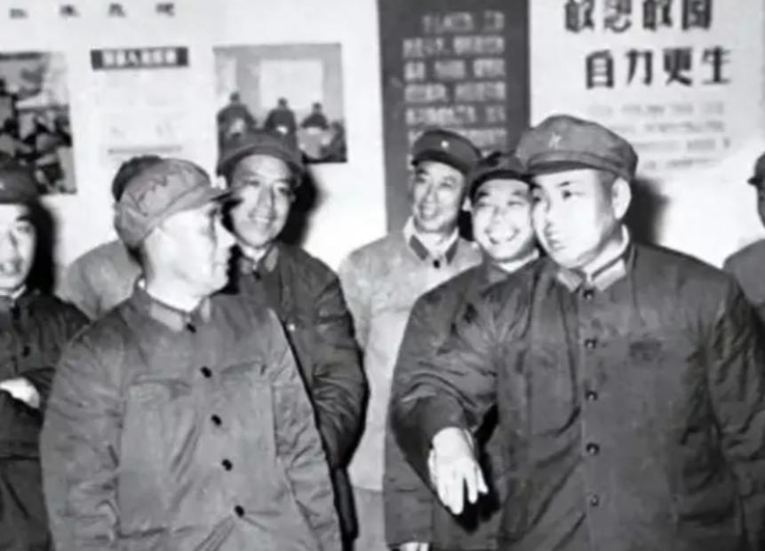 1955年4月，前上海市公安局局长扬帆被正式逮捕，消息传到南京军区，许世友抬手拍