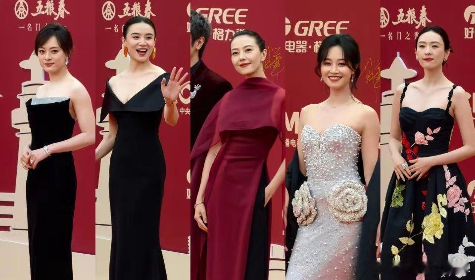 开始我以为是礼服的问题，后来我以为是视角的问题，直到最后我才不得不承认，高圆圆就