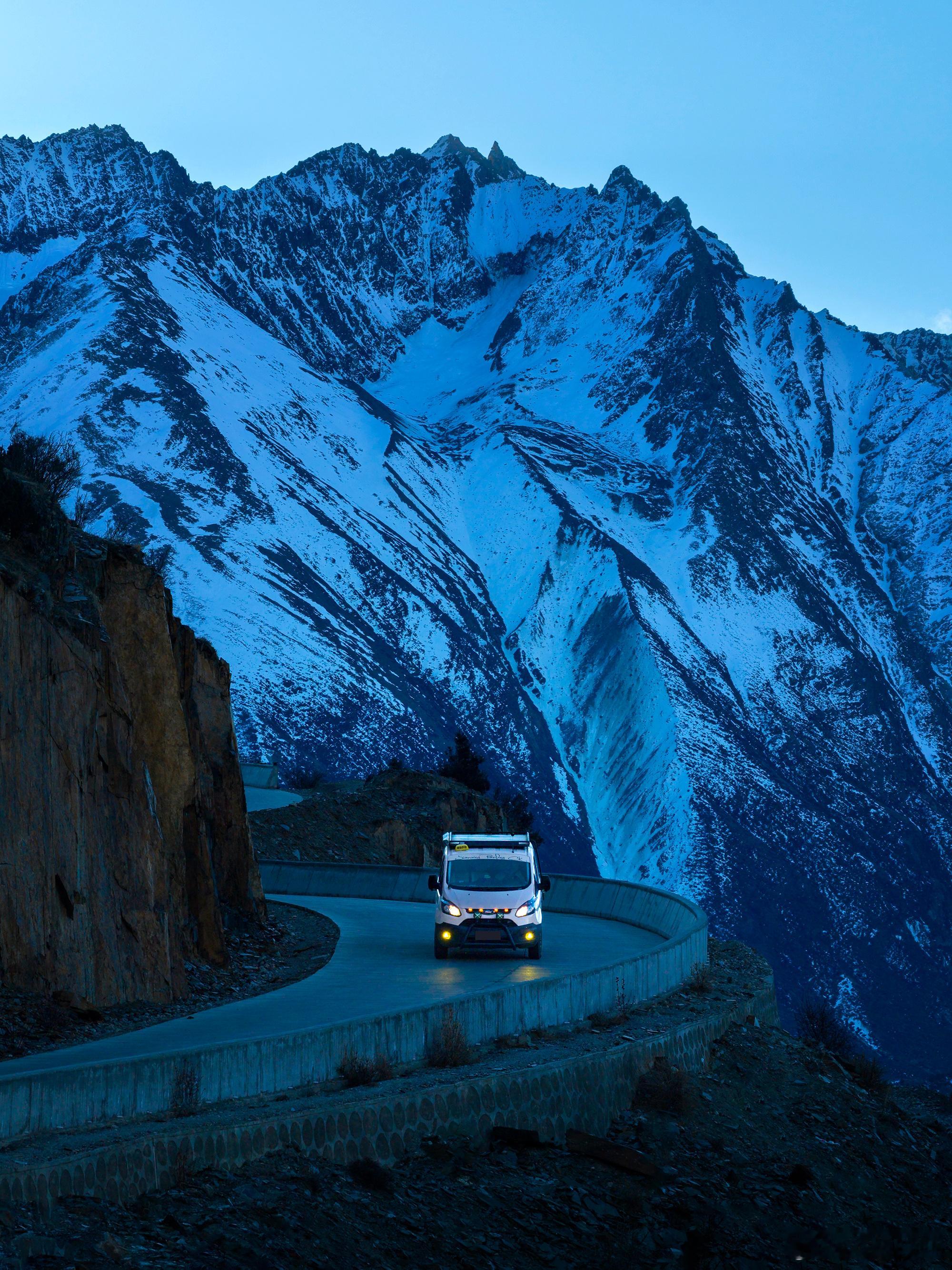 丸辣，Vanlife318川藏线回来有戒断反应了绝美车片汽车摄影日照金山川西旅