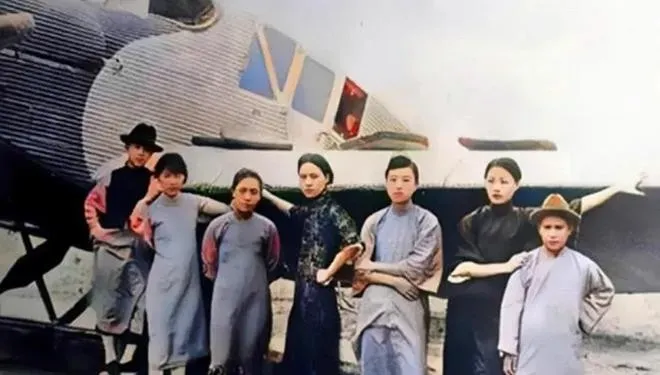 1925年，张宗昌带母亲赴宴，母亲没见过荔枝，连壳吃下，成了众人的笑柄。不久，张