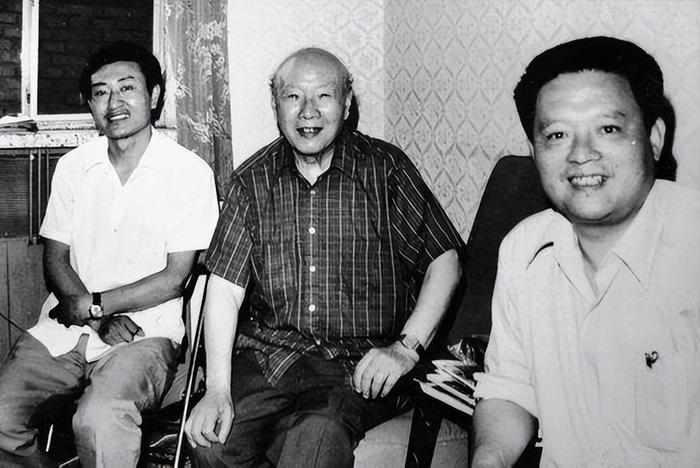 宋希濂在美国接受采访，吐露真言：毛泽东要比蒋介石高明太多了。毛主席是新中国成立最